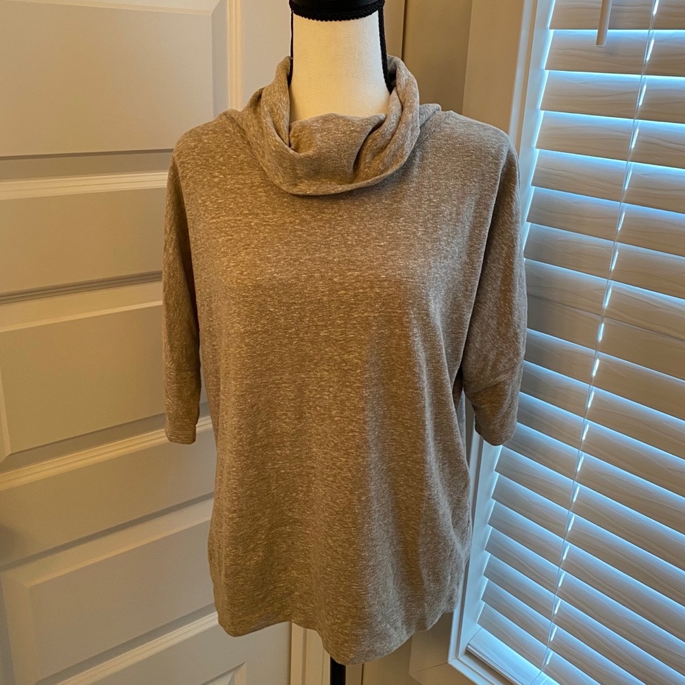 Old Navy || Tan cowl neck 3/4 sleeve top
